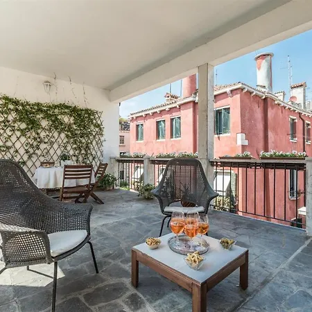Ca' Bembo Terrace Apartamento *